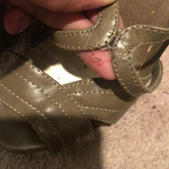 Platform heel. Olive green. - Picture 4 of 5